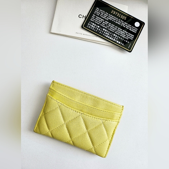 Chanel Yellow Caviar Leather Card Holder - Picture 2 of 9